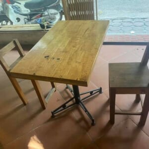 Thanh lý bàn ghế cafe bóng đèn